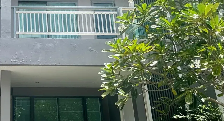 For rent 3 bedrooms townhouse in Thalang, Phuket
