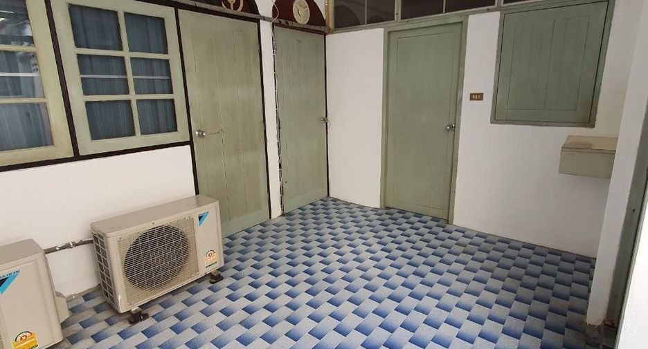 For rent 3 bedrooms townhouse in Bang Bon, Bangkok