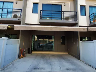 For sale そして for rent 4 ベッドルーム townhouse in Bang Kruai, Nonthaburi