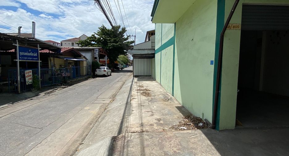 Gewerbefläche zur Miete mit 2 Zimmer in Lam Luk Ka, Pathum Thani