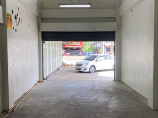 Gewerbefläche zur Miete mit 2 Zimmer in Lam Luk Ka, Pathum Thani