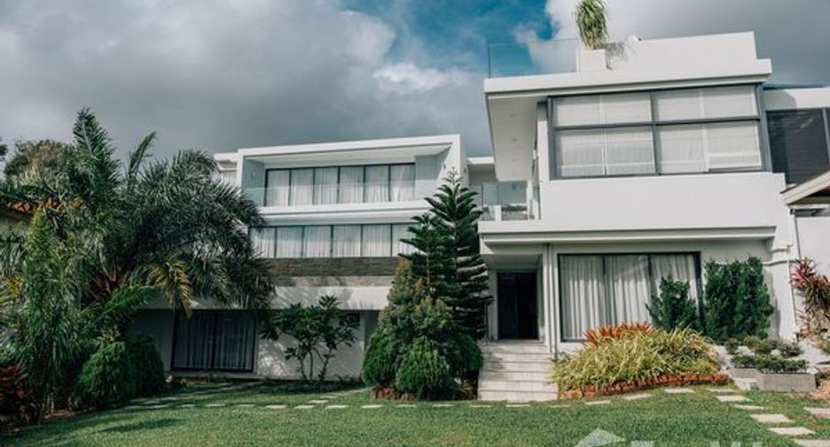 For sale 6 bedrooms villa in Kathu, Phuket