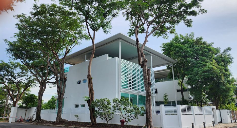 Haus zum Kauf mit 5 Zimmer in Bang Na, Bangkok