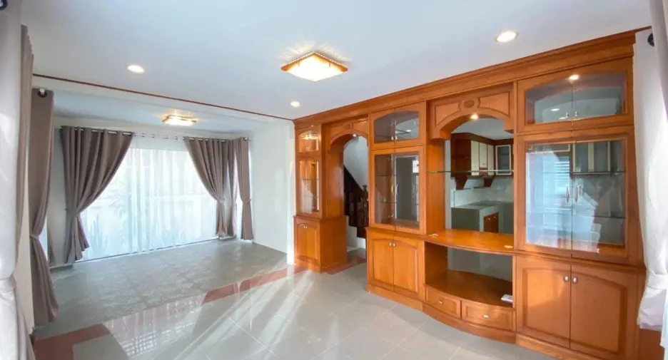 For sale 4 bedrooms house in Mueang Chon Buri, Chonburi