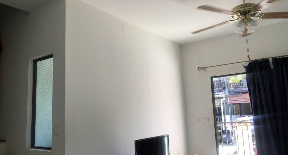 Casa adosada en venta de 3 habitaciones en Kathu, Phuket