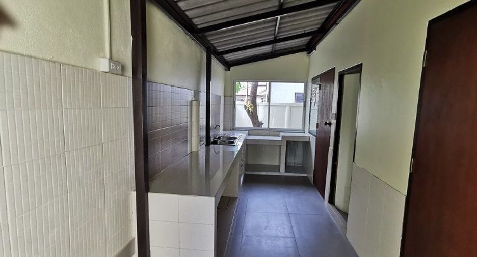 For sale 4 bedrooms house in Min Buri, Bangkok