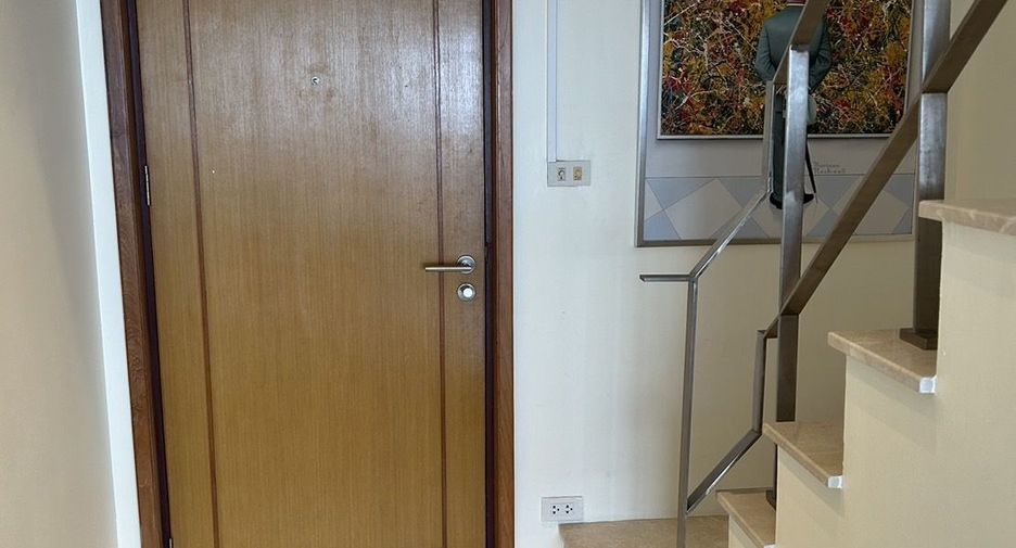 For sale 2 bedrooms condo in Yan Nawa, Bangkok