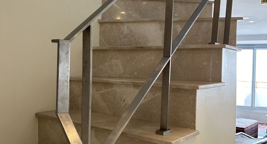 For sale 2 bedrooms condo in Yan Nawa, Bangkok