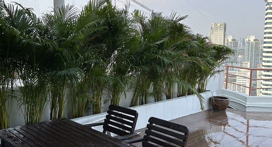 For sale 2 bedrooms condo in Yan Nawa, Bangkok