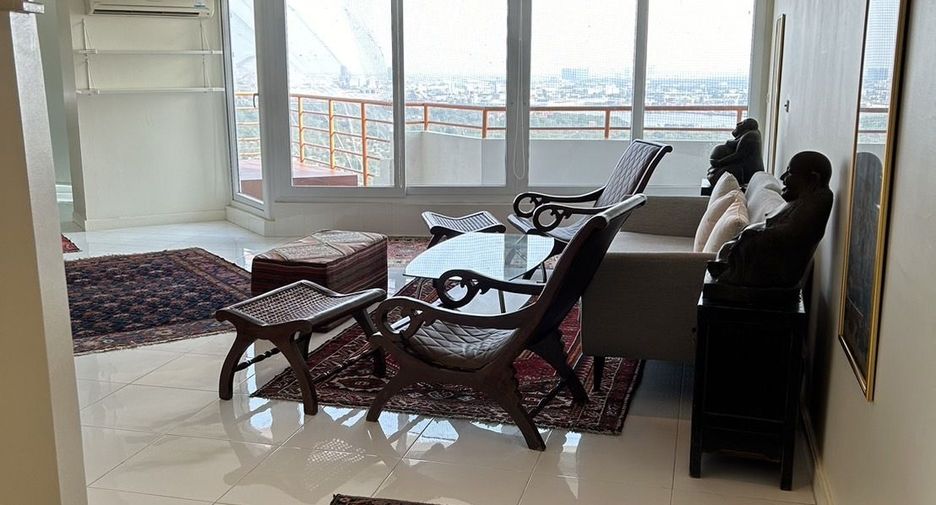 For sale 2 bedrooms condo in Yan Nawa, Bangkok