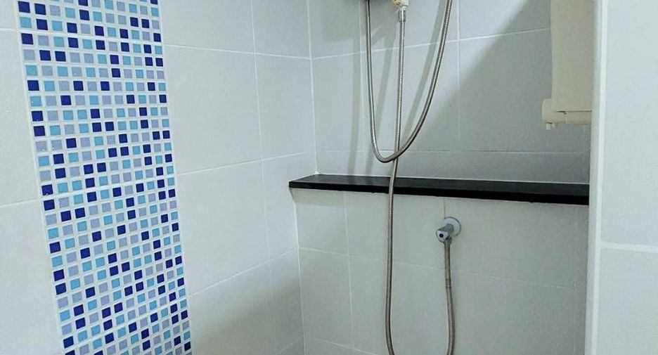 For rent 4 bedrooms townhouse in Thalang, Phuket