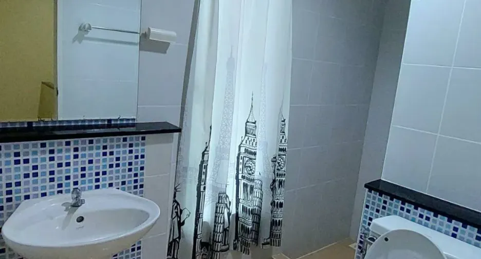 For rent 4 bedrooms townhouse in Thalang, Phuket