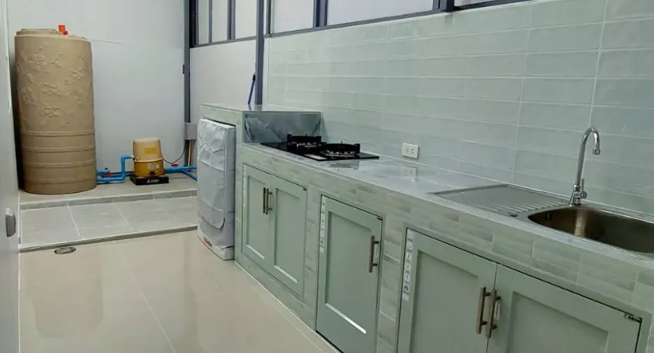 For rent 4 bedrooms townhouse in Thalang, Phuket