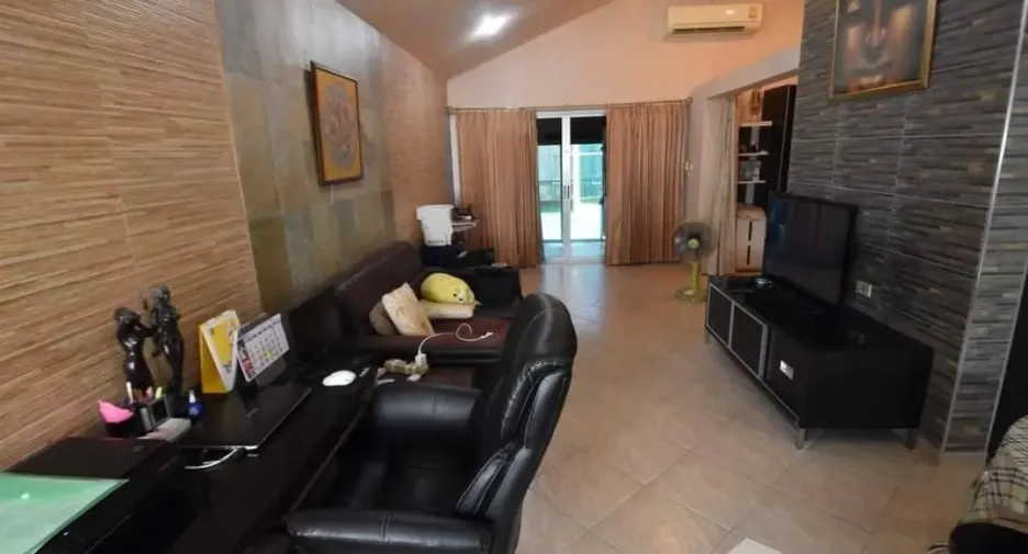 For sale 9 bedrooms retail Space in Thalang, Phuket