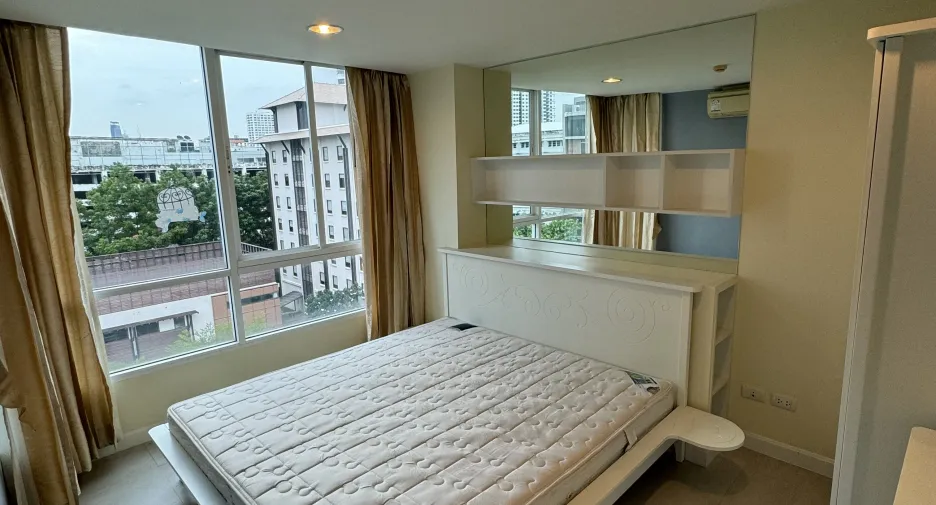Condo en venta y en alquiler de 2 habitaciones en Sathon, Bangkok