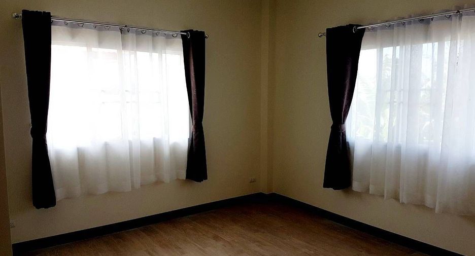 For rent 3 bedrooms townhouse in Thalang, Phuket