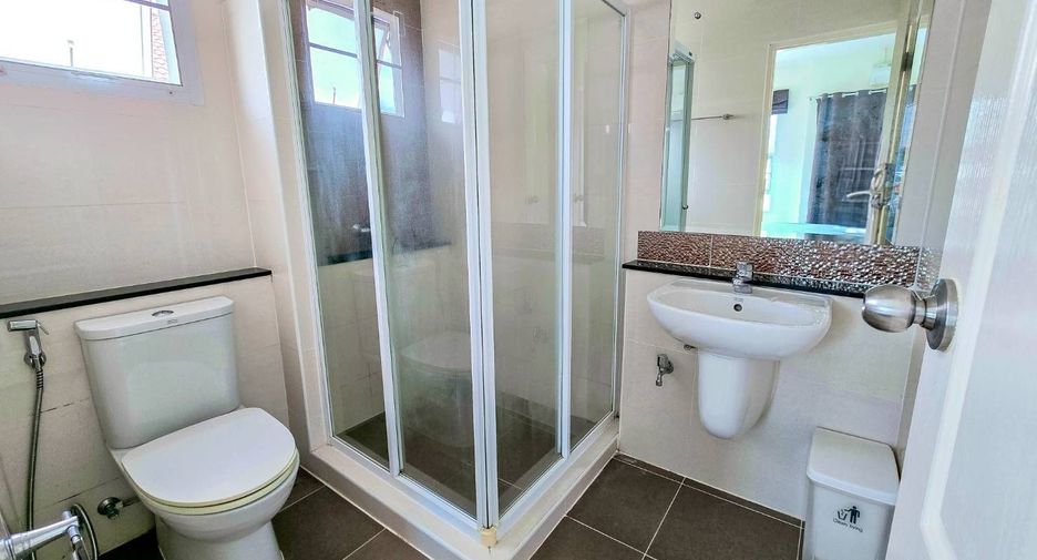 For rent 3 bedrooms townhouse in Thalang, Phuket
