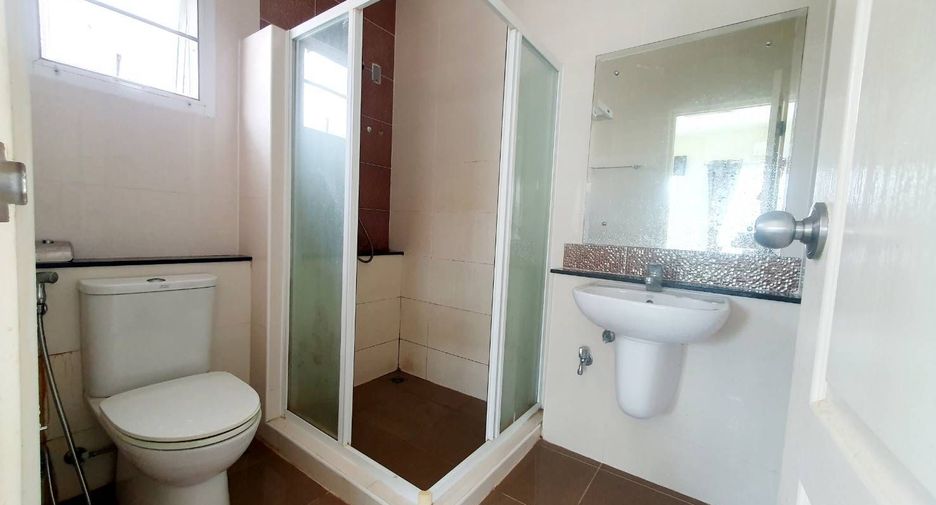 For rent 3 bedrooms townhouse in Thalang, Phuket