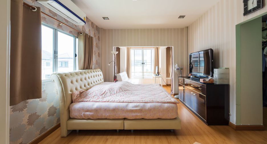 Haus zum Kauf mit 4 Zimmer in Mueang Samut Prakan, Samut Prakan