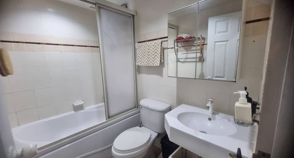 For sale 2 bedrooms condo in Bang Phlat, Bangkok