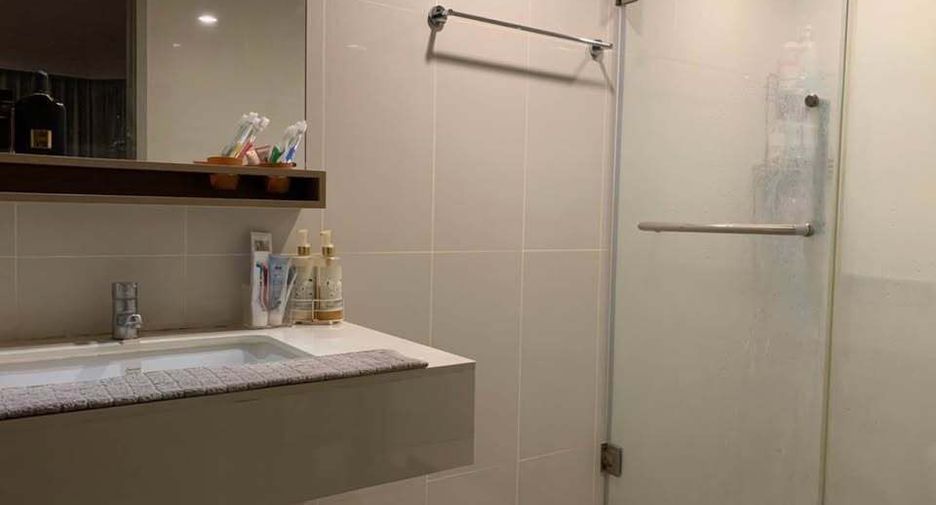 For sale 2 bedrooms condo in Yan Nawa, Bangkok