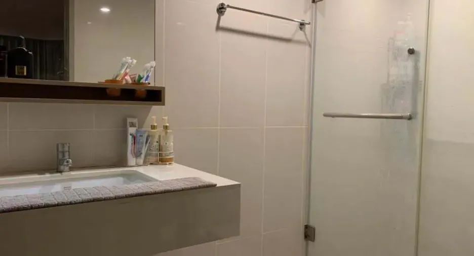 For sale 2 bedrooms condo in Yan Nawa, Bangkok