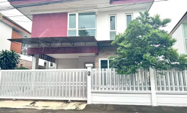 À vendre 3 chambres maison à Saphan Sung, Bangkok