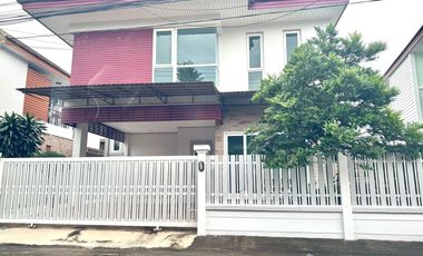 À vendre 3 chambres maison à Saphan Sung, Bangkok