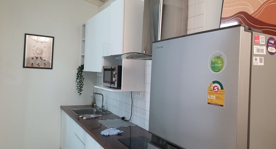 Casa adosada en venta y en alquiler de 3 habitaciones en Saphan Sung, Bangkok