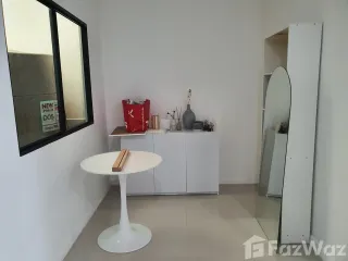 Reihenhaus zum Kauf und zur Miete mit 3 Zimmer in Saphan Sung, Bangkok