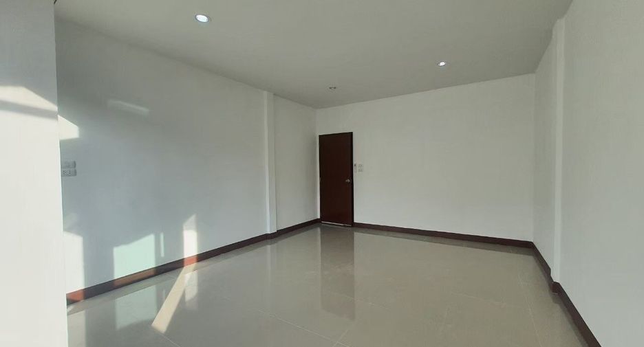 For sale 2 bedrooms townhouse in Khlong Sam Wa, Bangkok