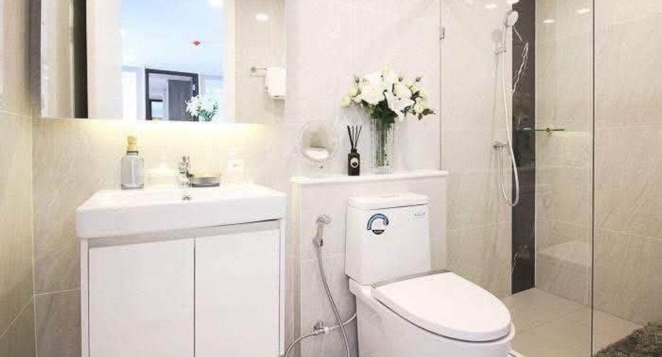 For sale 2 bedrooms condo in Phaya Thai, Bangkok
