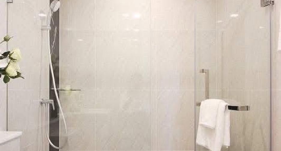 For sale 2 bedrooms condo in Phaya Thai, Bangkok