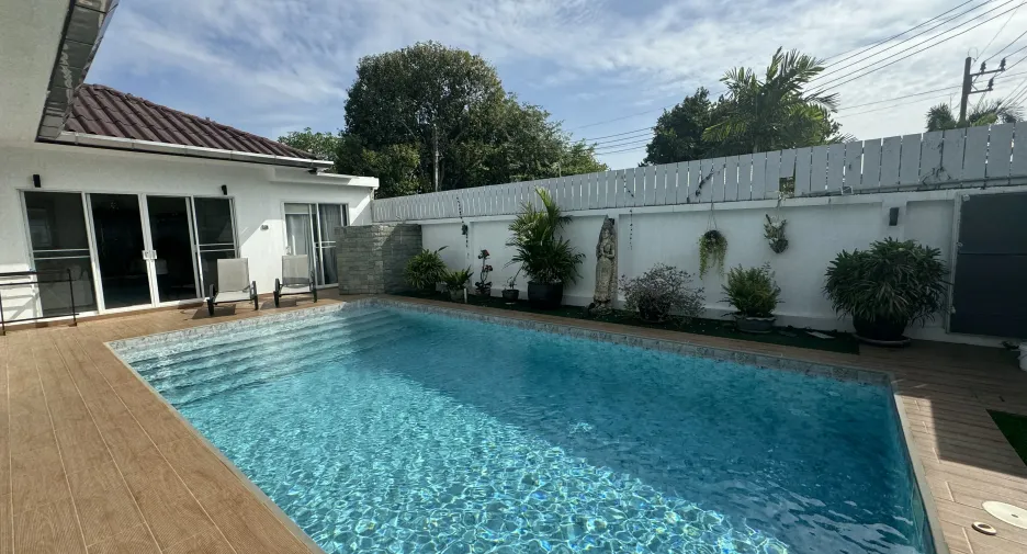 Villa en venta y en alquiler de 3 habitaciones en Mueang Phuket, Phuket