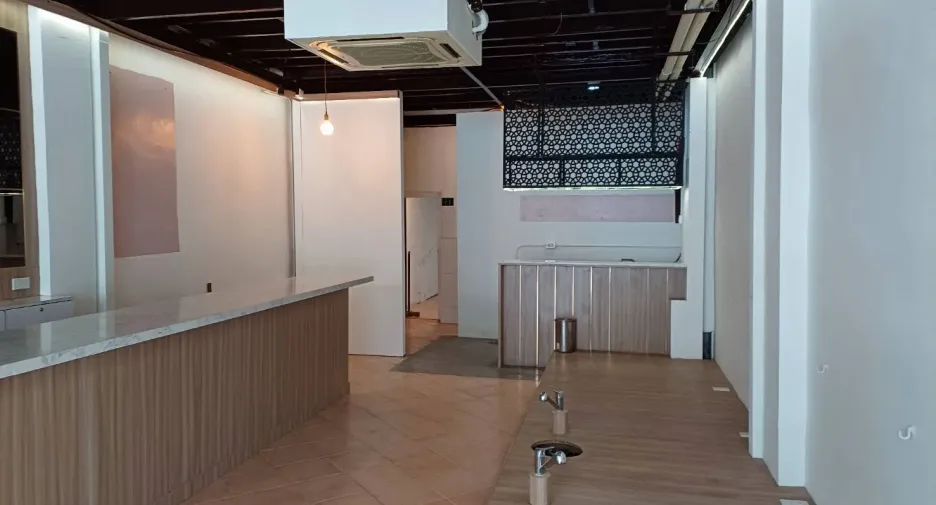 For sale 4 bedrooms retail Space in Mueang Phuket, Phuket