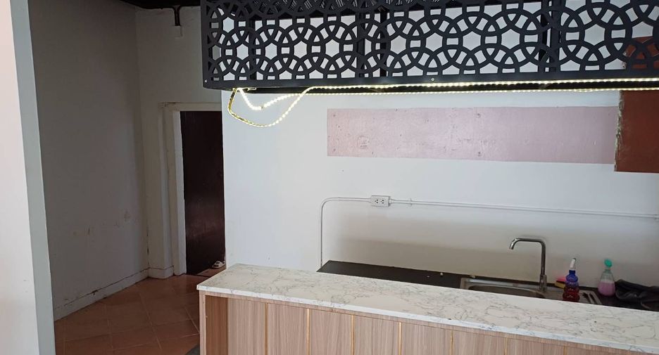 For sale 4 bedrooms retail Space in Mueang Phuket, Phuket