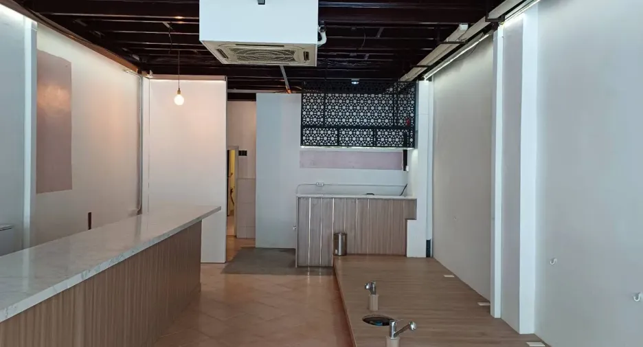For sale 4 bedrooms retail Space in Mueang Phuket, Phuket