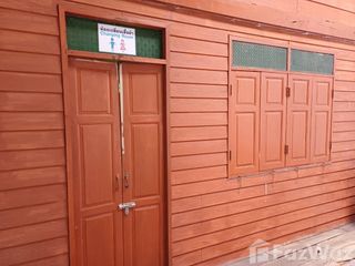 Gewerbefläche zum Kauf mit 4 Zimmer in Mueang Phuket, Phuket