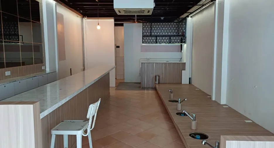 For sale 4 bedrooms retail Space in Mueang Phuket, Phuket