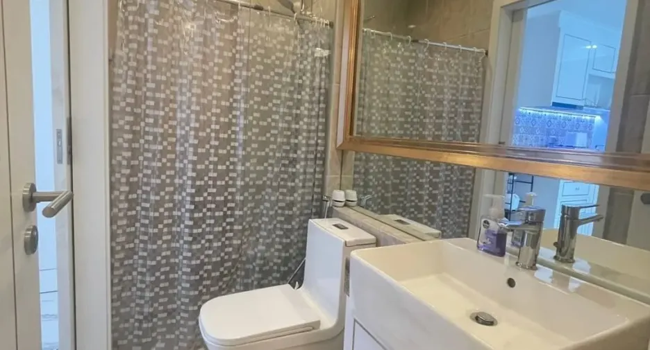 Condo en alquiler de 1 habitaciones en Bang Lamung, Chonburi