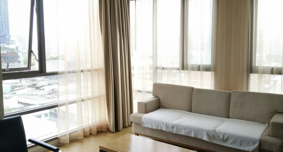 For sale 2 ベッドルーム condo in Bang Rak, Bangkok