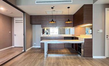 Condo en alquiler de 2 habitaciones en Yan Nawa, Bangkok