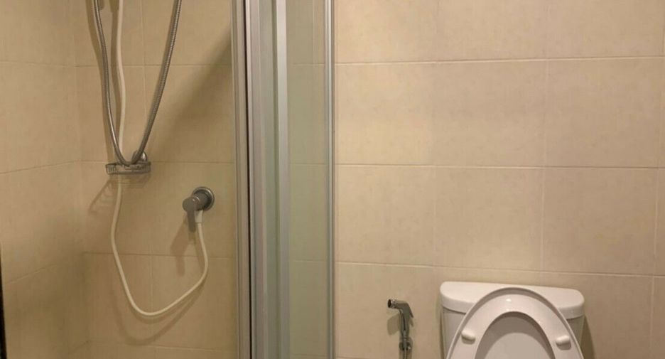 For sale 1 bed condo in Si Racha, Chonburi