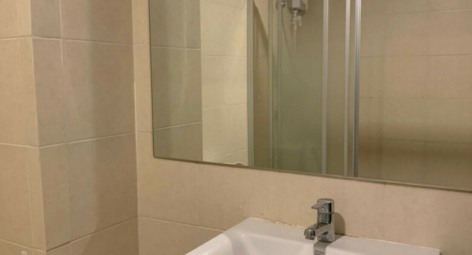 For sale 1 bed condo in Si Racha, Chonburi