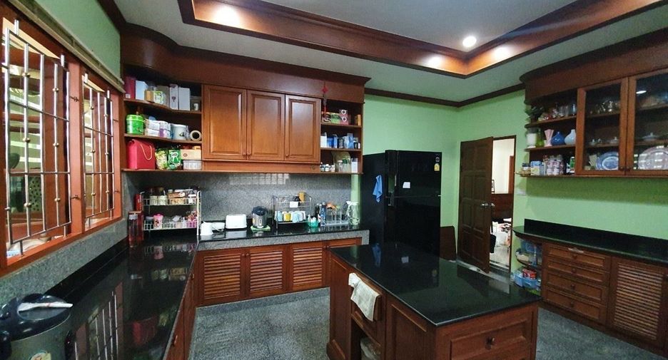 À vendre 4 chambres villa à Kathu, Phuket