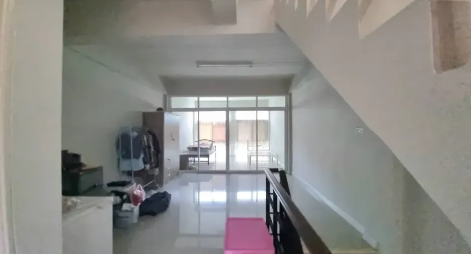 For sale 6 bedrooms townhouse in Lat Krabang, Bangkok