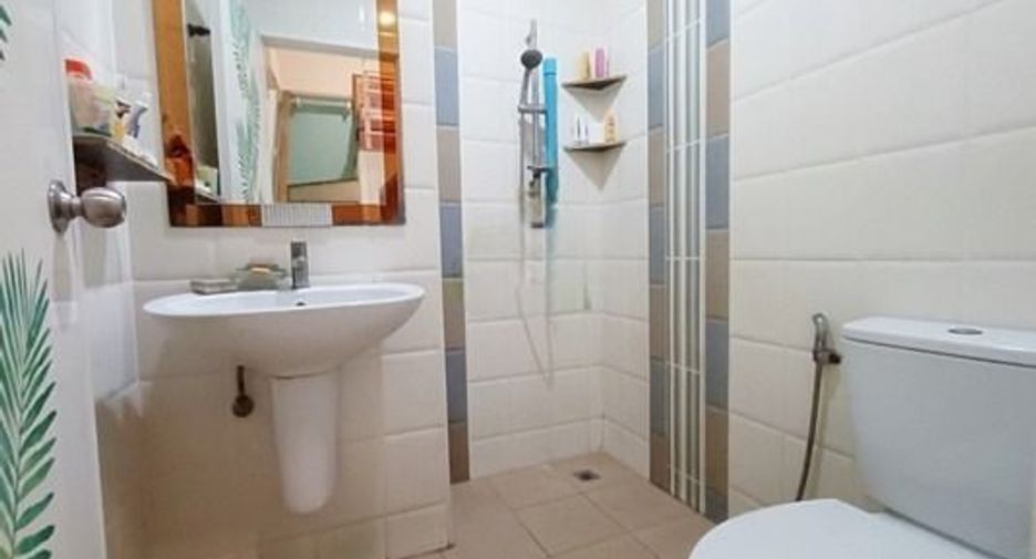 For sale 4 bedrooms townhouse in Prawet, Bangkok