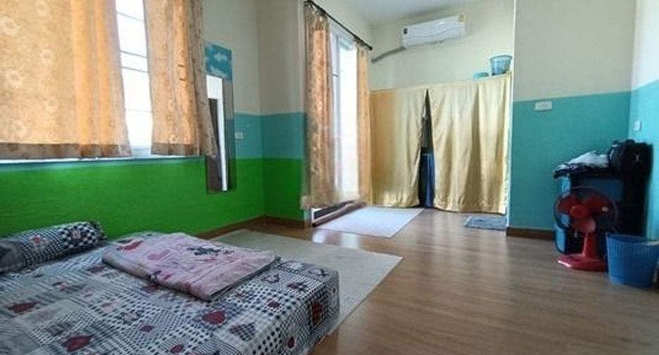 For sale 4 bedrooms townhouse in Prawet, Bangkok