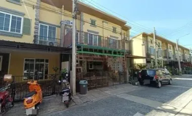 For sale 4 bedrooms townhouse in Prawet, Bangkok