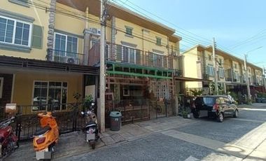 For sale 4 bedrooms townhouse in Prawet, Bangkok